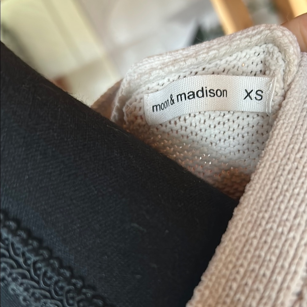 Moon & Madison Cream Cable Knit Cardigan - Picture 2 of 9